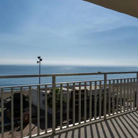 Paradise On The Seafront In شقة *