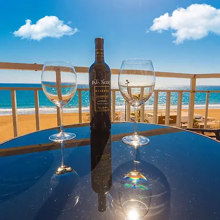 Апартаменти Paradise On The Seafront In Фуенхірола