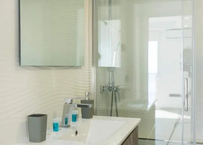 Апартаменти Paradise On The Seafront In *