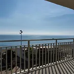 Paradise On The Seafront In Διαμέρισμα *